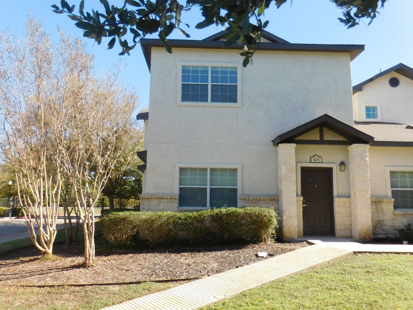 Boerne Apartment: 1000 Diamond Dr