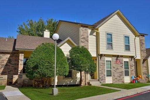 Welcome to a truly expansive two-bedroom residence where light, space, and comfort take center stage. – photo 1