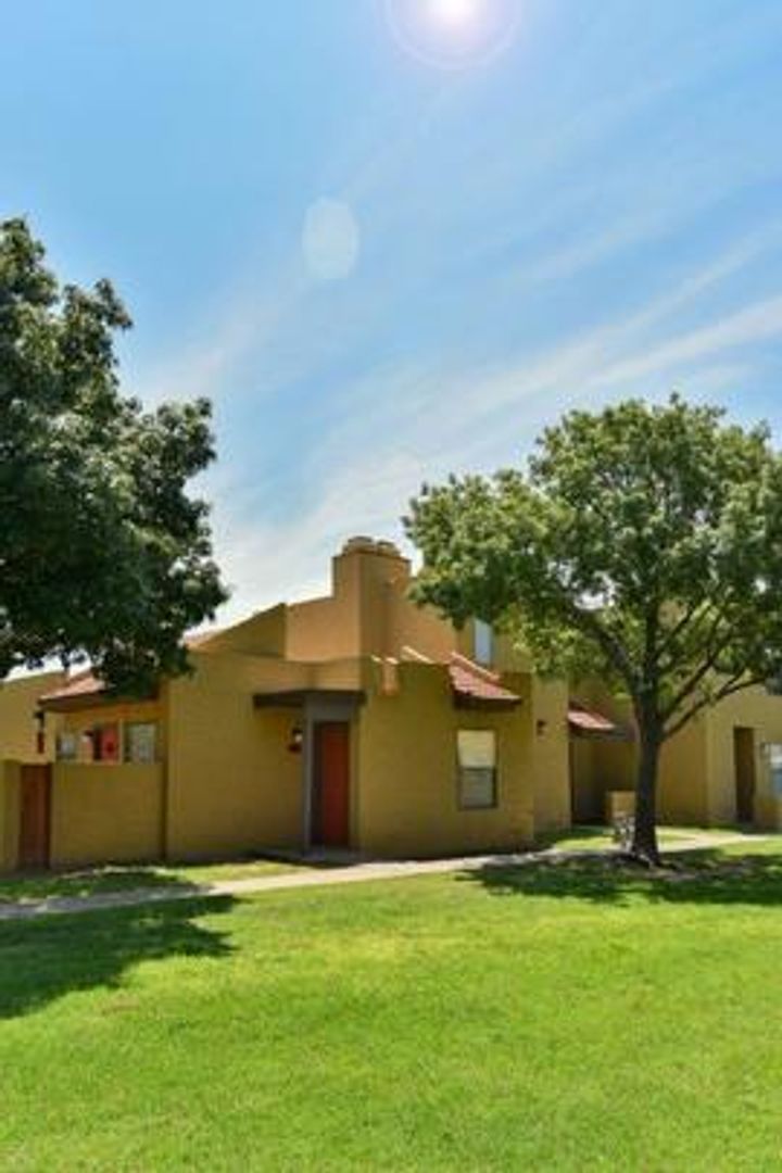 Lubbock Apartment: 5502 56th St.