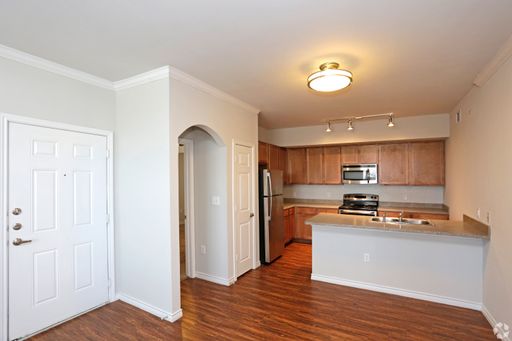 3 bedroom special on 3rd floor $1550 for March and April 2026 – photo 1