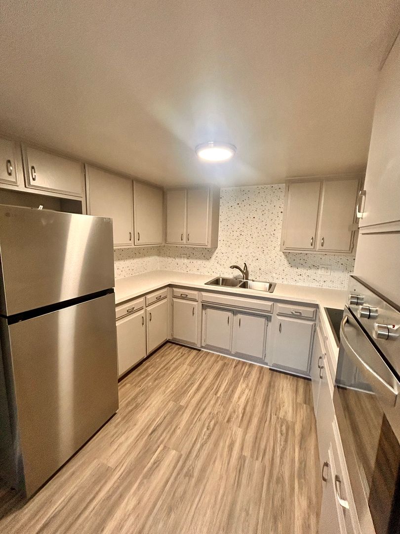 Vista Apartment: 1060 Meadow Lake Drive