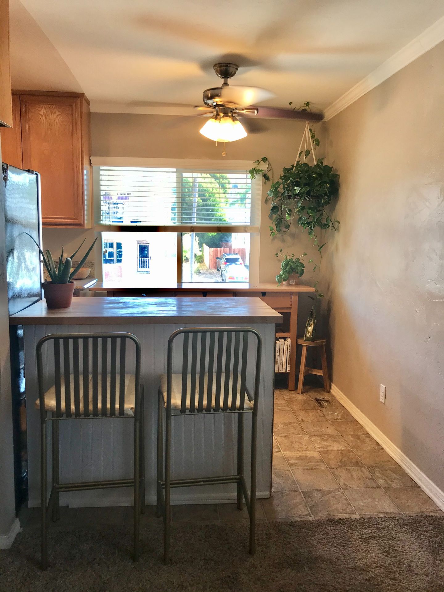 3 bedroom / 2 bath upstairs unit in Hillcrest 6 of 12