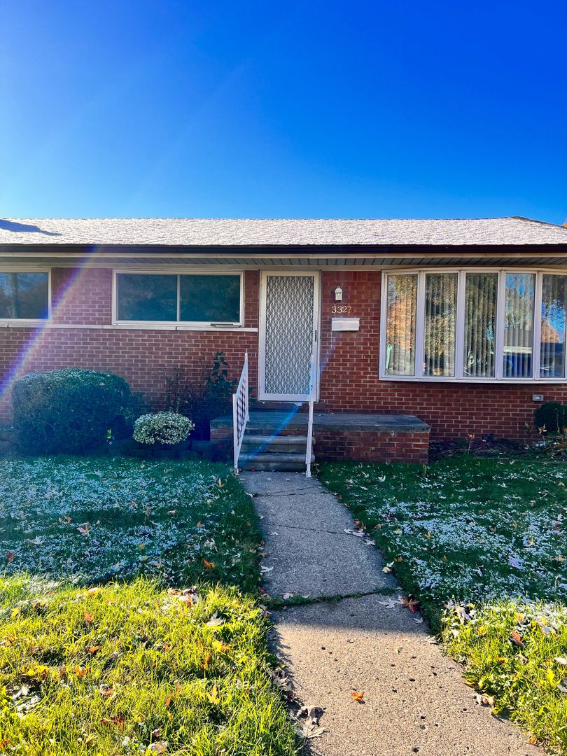 Melvindale House: 3327 Melwood Drive