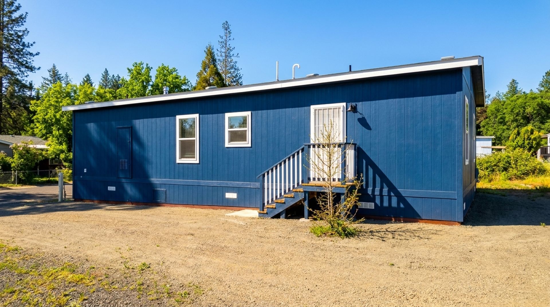 Paradise Apartment: 1280 Wagstaff Road