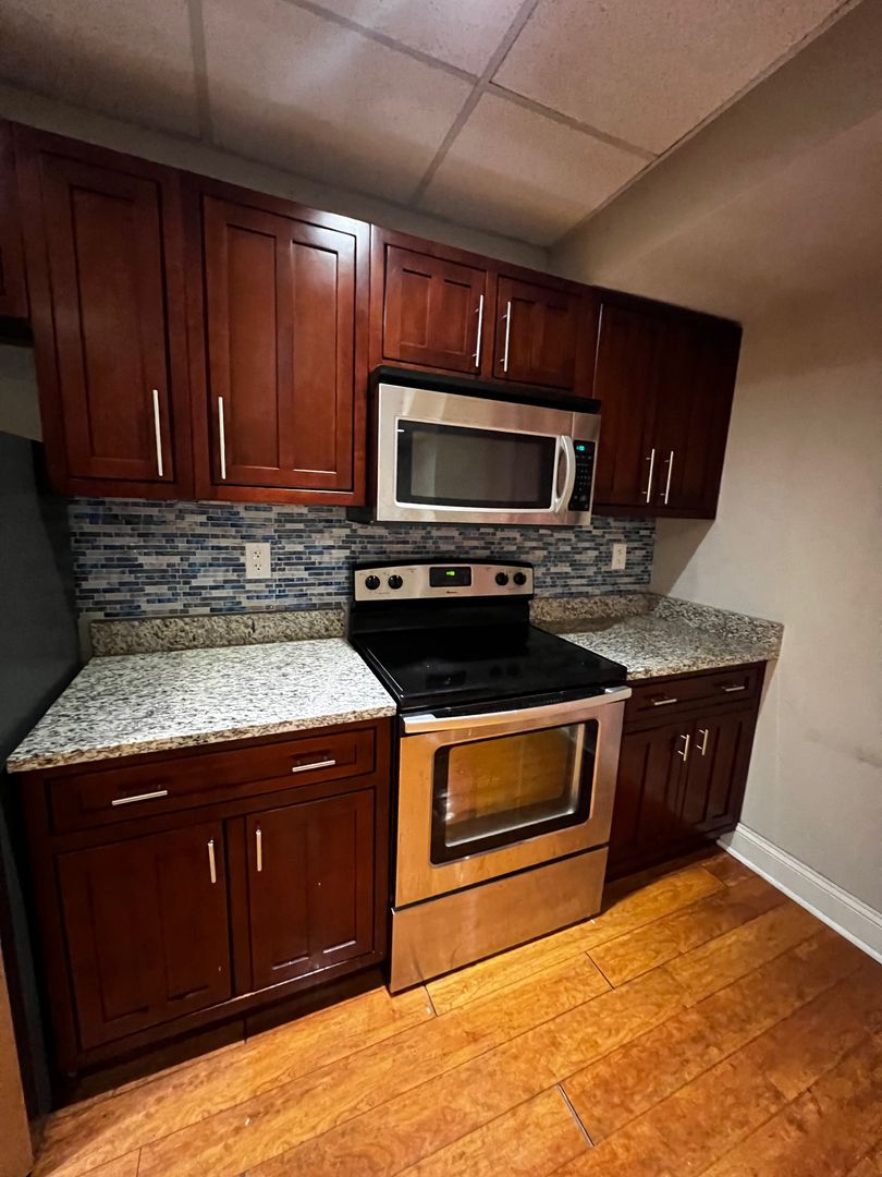 Baltimore Apartment: 825 N Charles Street