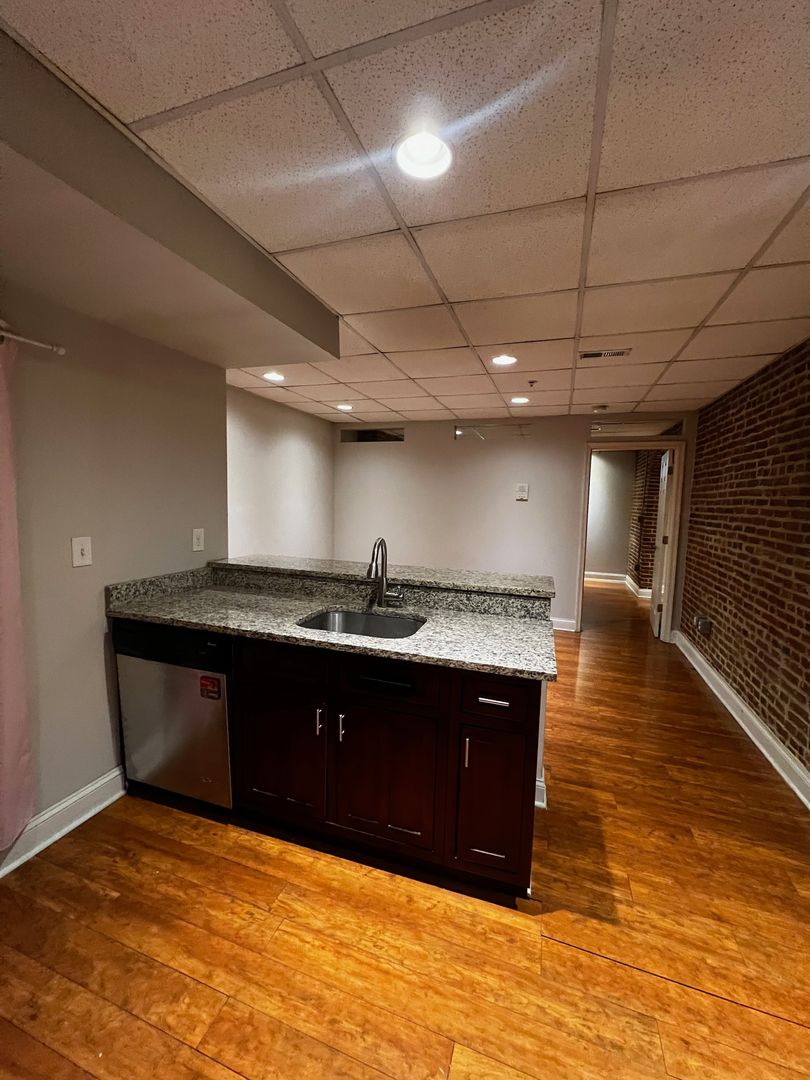 Baltimore Apartment: 825 N Charles Street