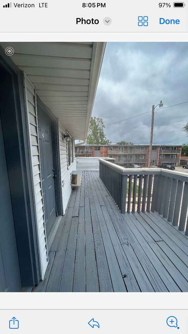 Hutchinson Apartment: 900 E 11th Ave