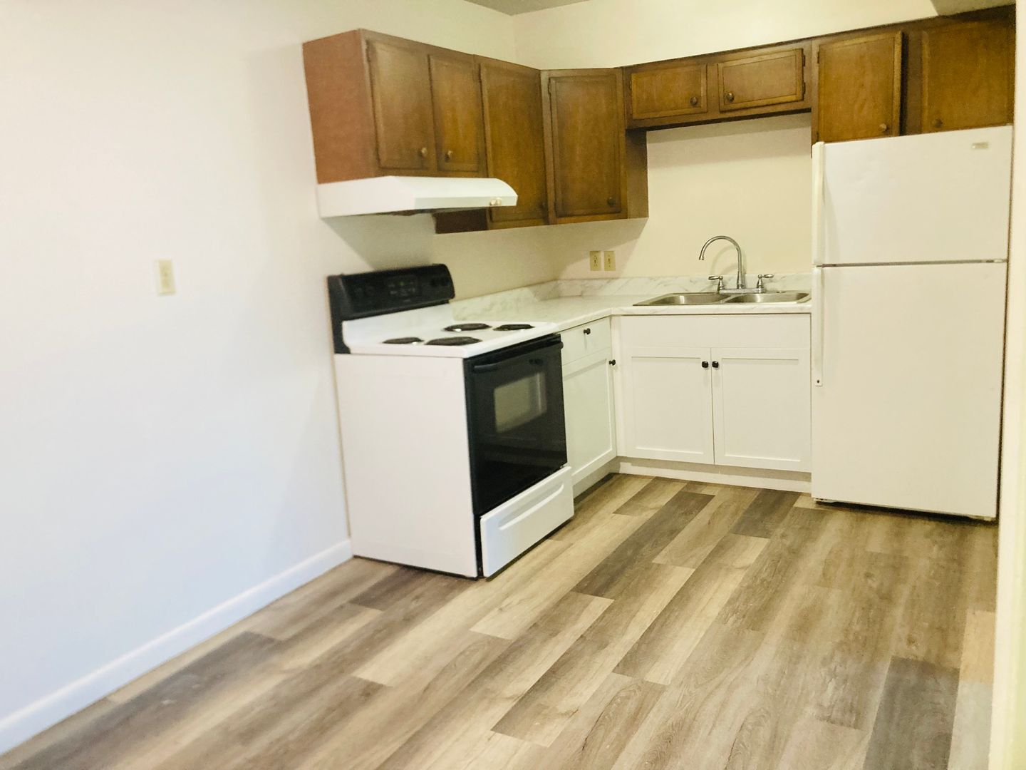 South Hutchinson Apartment: 103 E 7th Ave