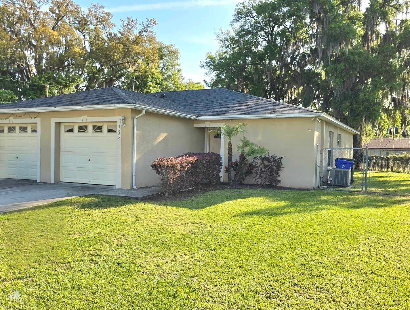 Lakeland Apartment: [5525-5527] Yale Street