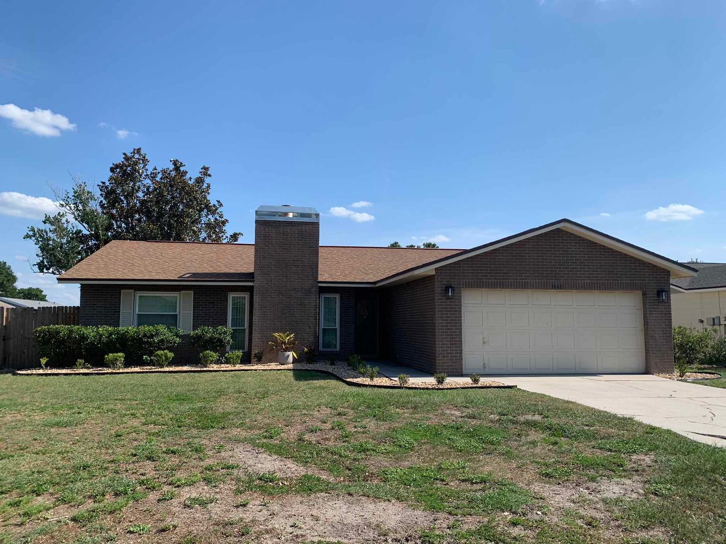 Lakeland House: 3842 Featherwood Trail
