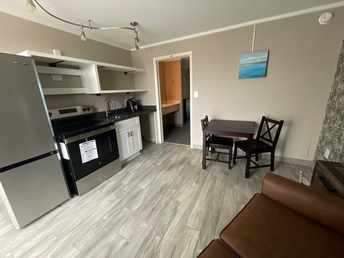 1 bedroom/1 bath furnished luxury apartment on Ocean Blvd 9 of 9