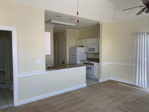 1 Bedroom 3rd Floor Condo in Myrtlewood – photo 1