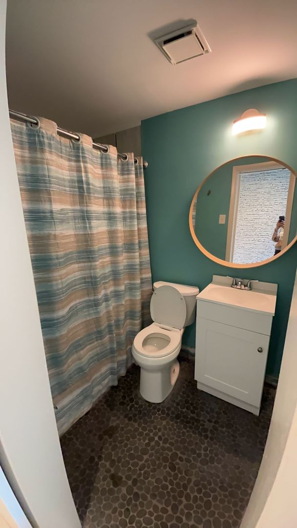 Ocean View Studio unit on Ocean Blvd. 7 of 8