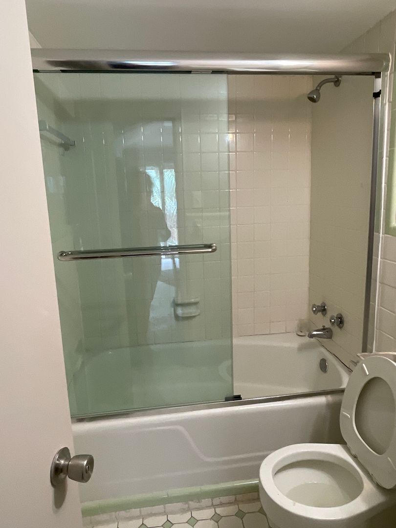 1 Bedroom furnished luxury apartment on Ocean Blvd 9 of 9