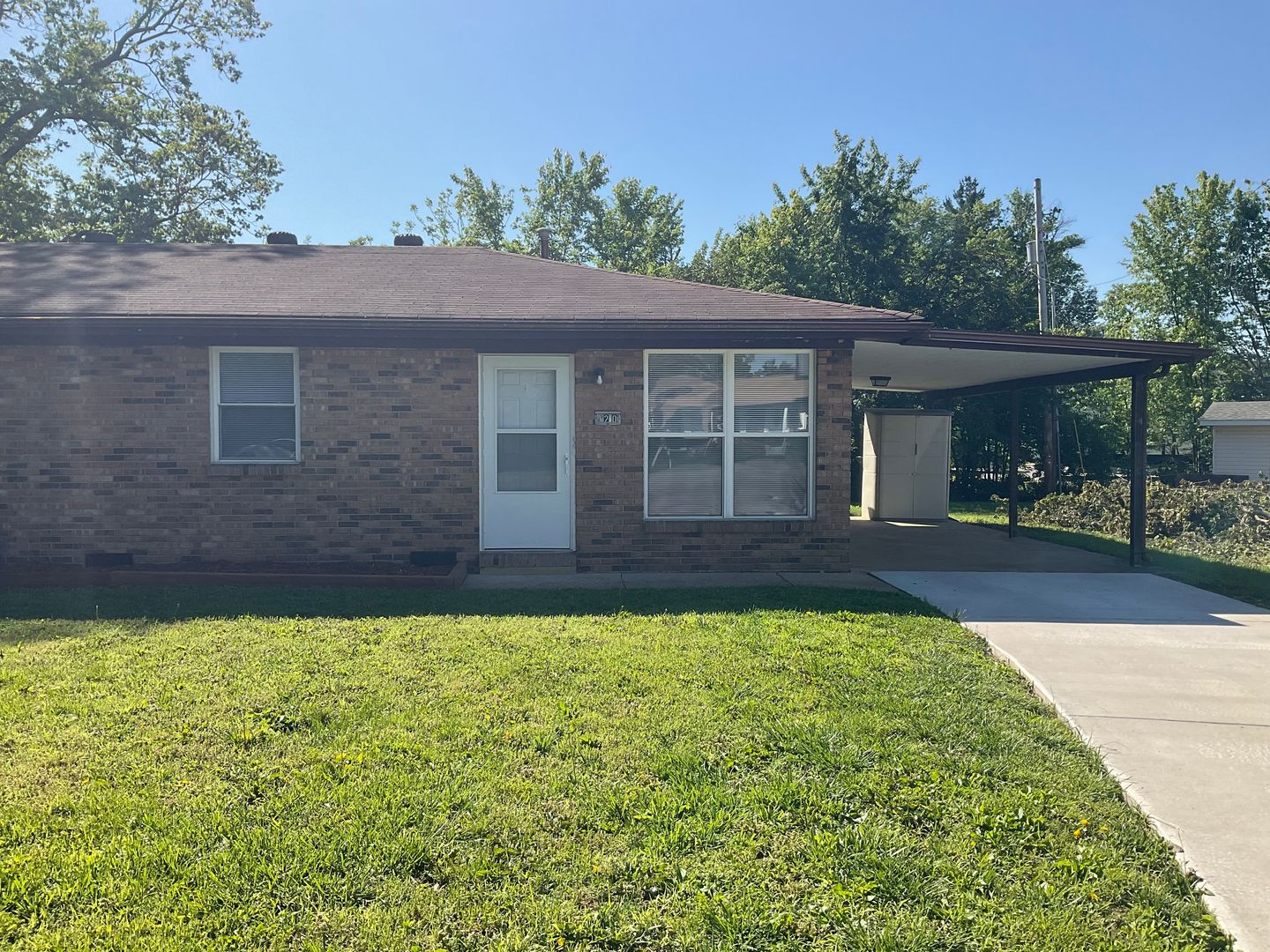 Belleville House: 20 Kingman Court