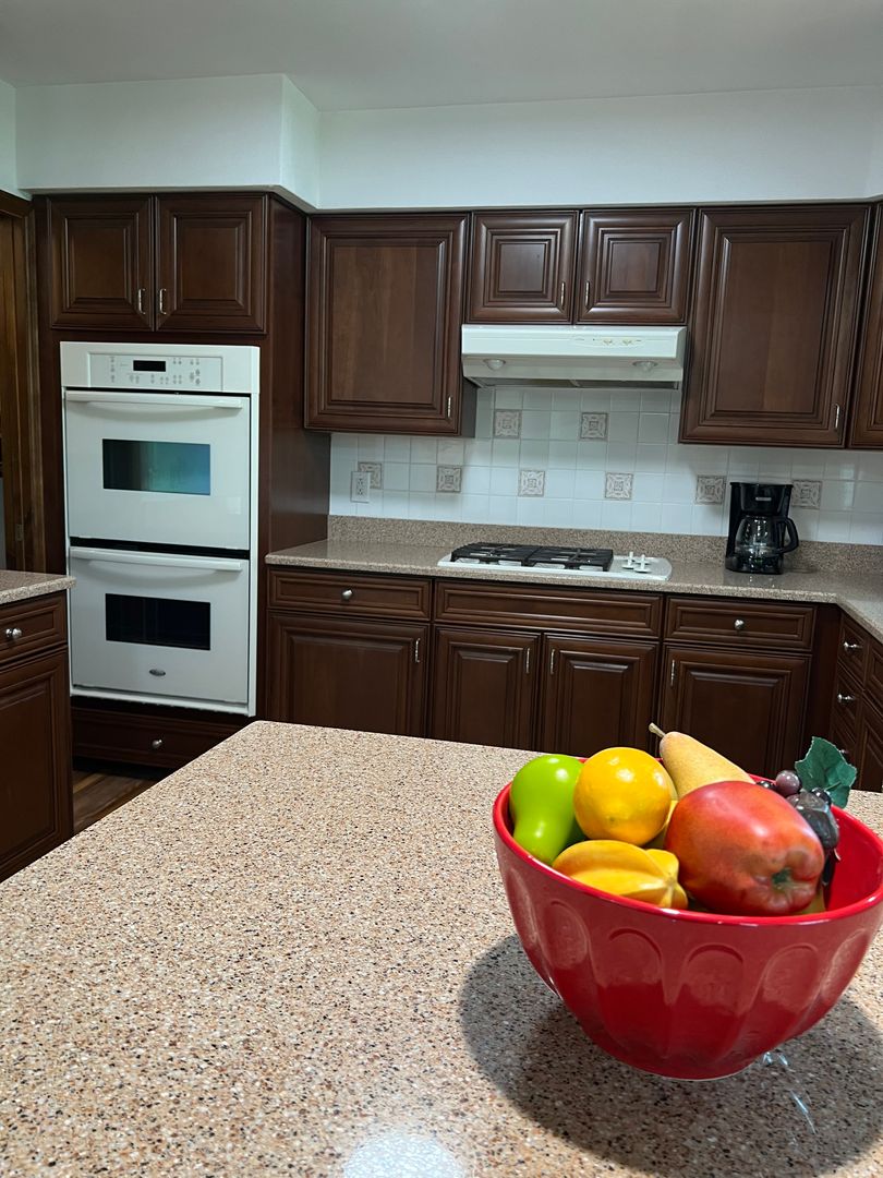 Fairview Heights House: 33 Estates View Drive