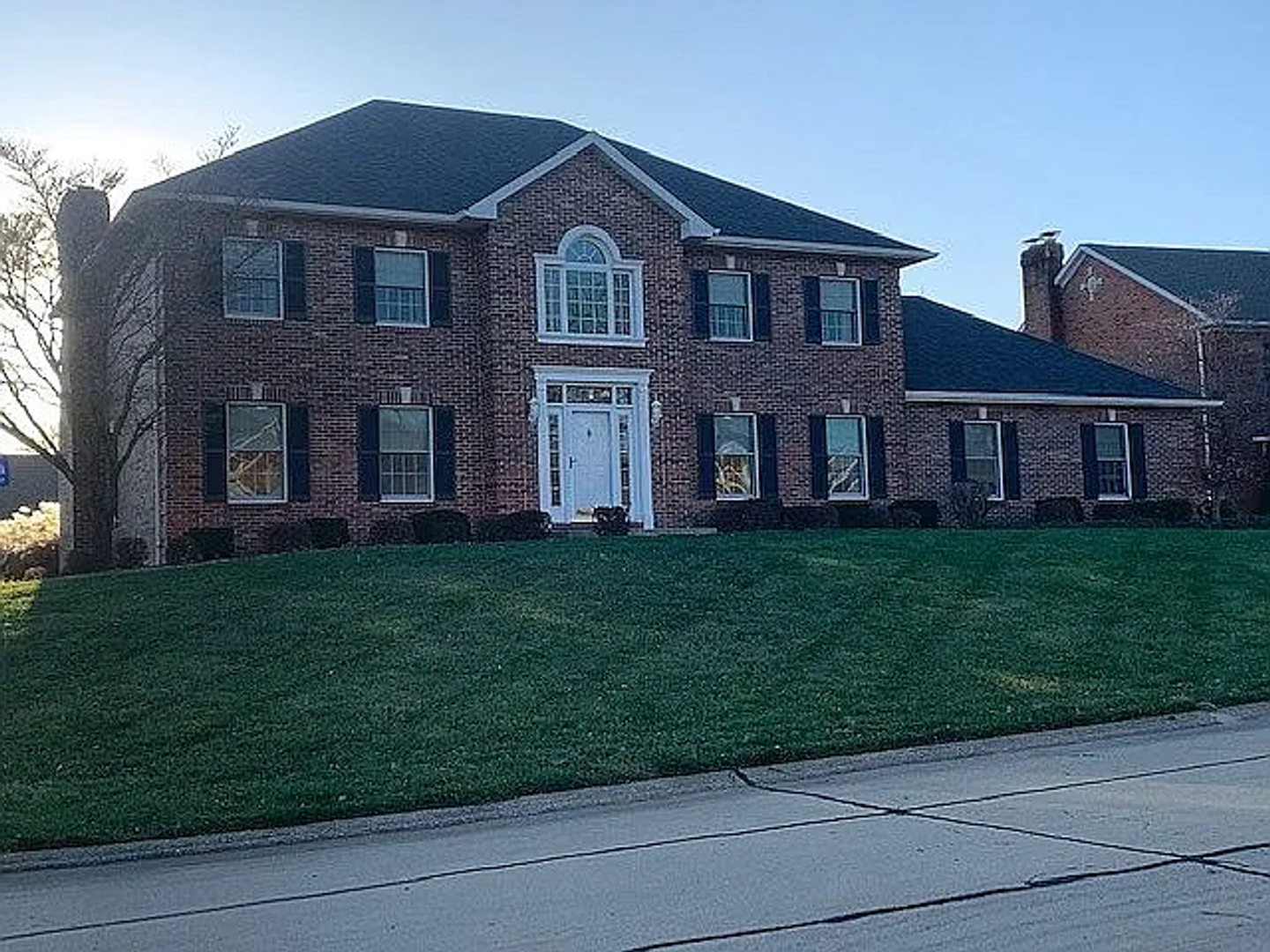 Fairview Heights House: 2903 Lake Lorraine Cove