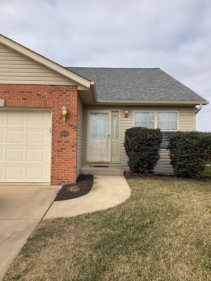 Lebanon House: 10974 Kentfield Drive