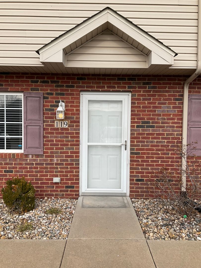 Lebanon Apartment: 119 Northtowne