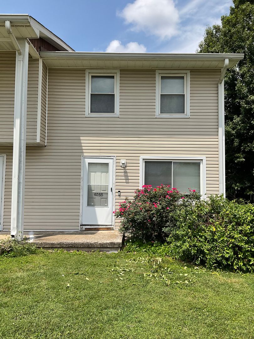New Baden Apartment: 405 B Poos Street