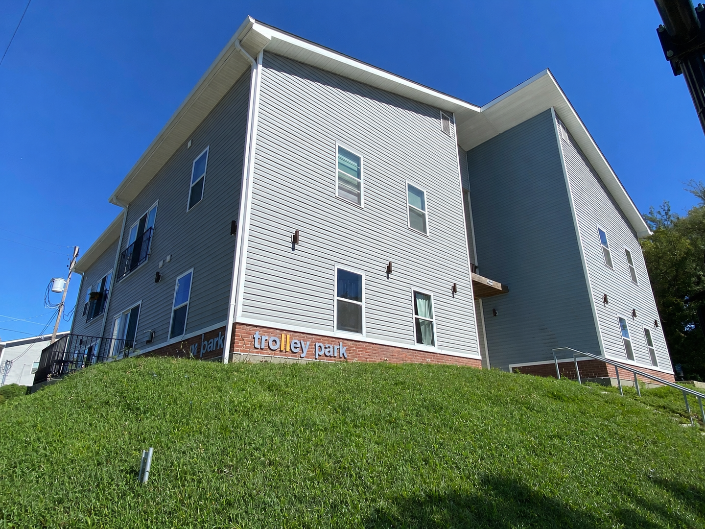 Columbus Apartment: 422-423 Chittenden Avenue