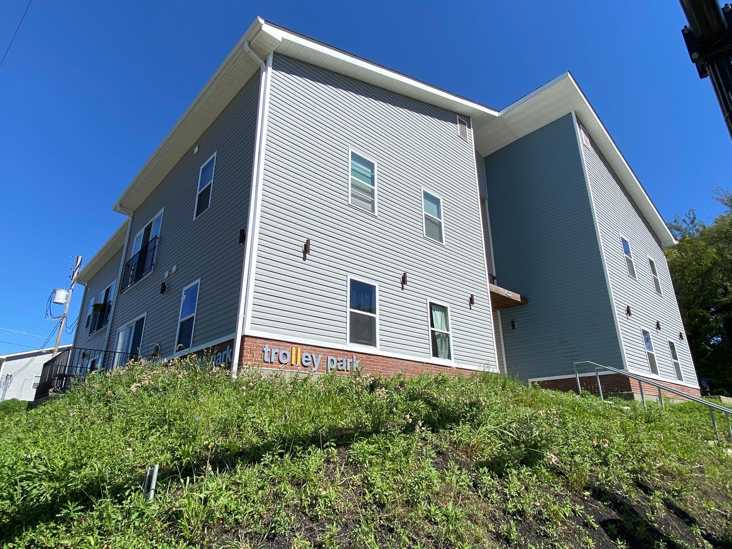 Columbus Apartment: 422-423 Chittenden Avenue