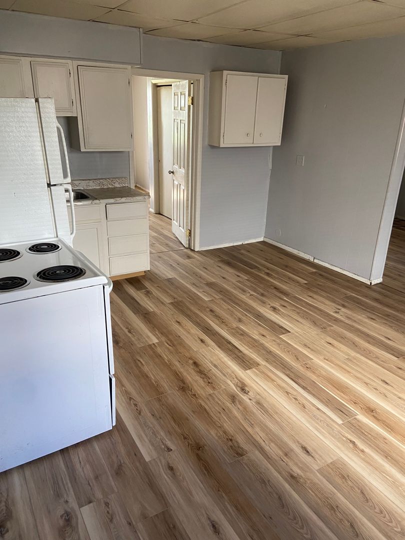 109 W. Walnut St