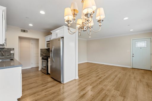 Spacious 4-Bed, 3-Bath House with 2 parking spots and W/D hookups – photo 1
