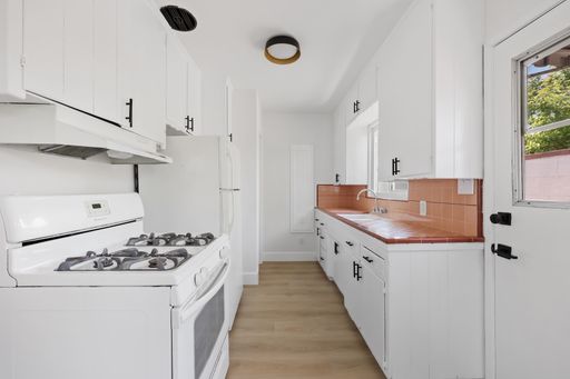 Bright Remodeled 1BR Near Downtown Burbank & Universal Studios – photo 1