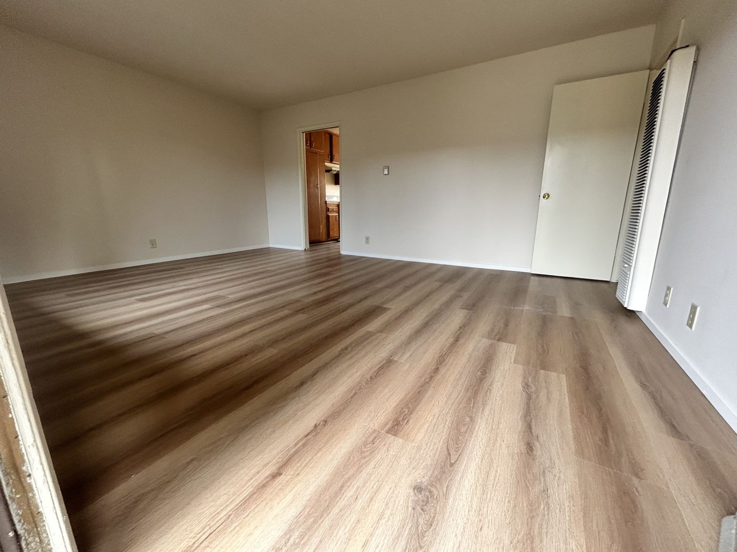Long Beach Apartment: 1851 E. Florida St.