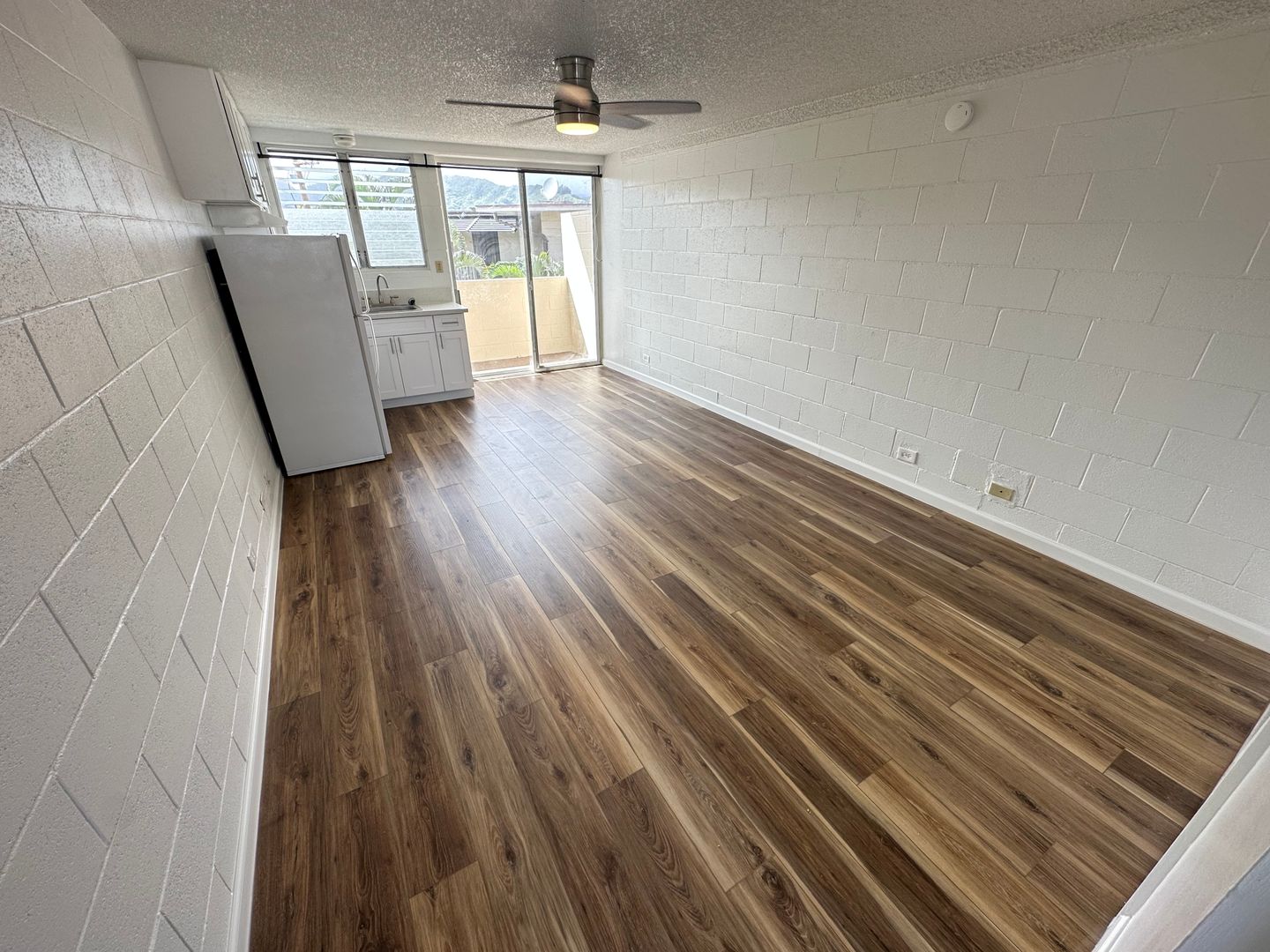 Kailua Apartment: 82 Kihapai St