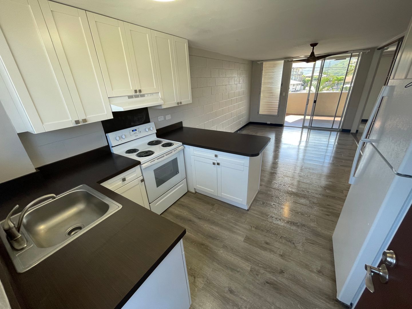 Kailua Apartment: 82 Kihapai St