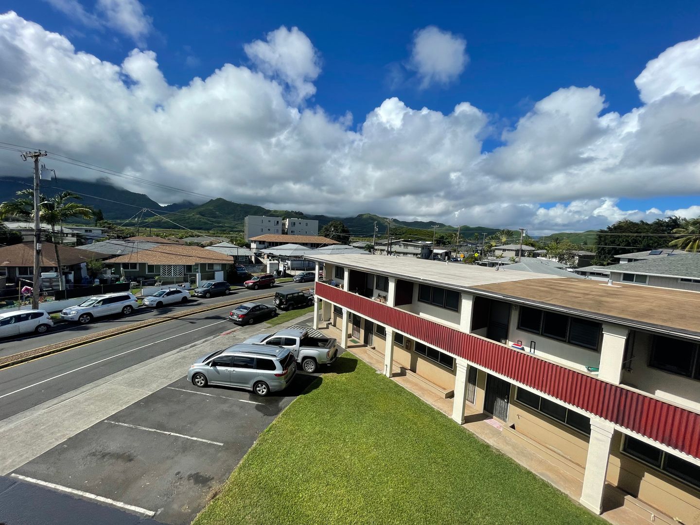 Kailua Apartment: 104 Kihapai St.