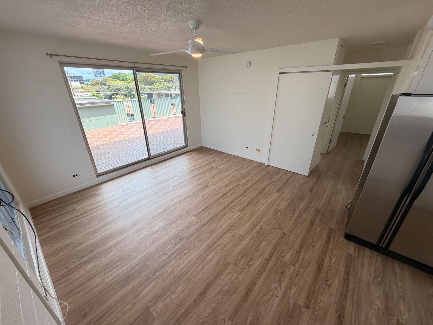 Honolulu Apartment: 838 Lukepane Ave