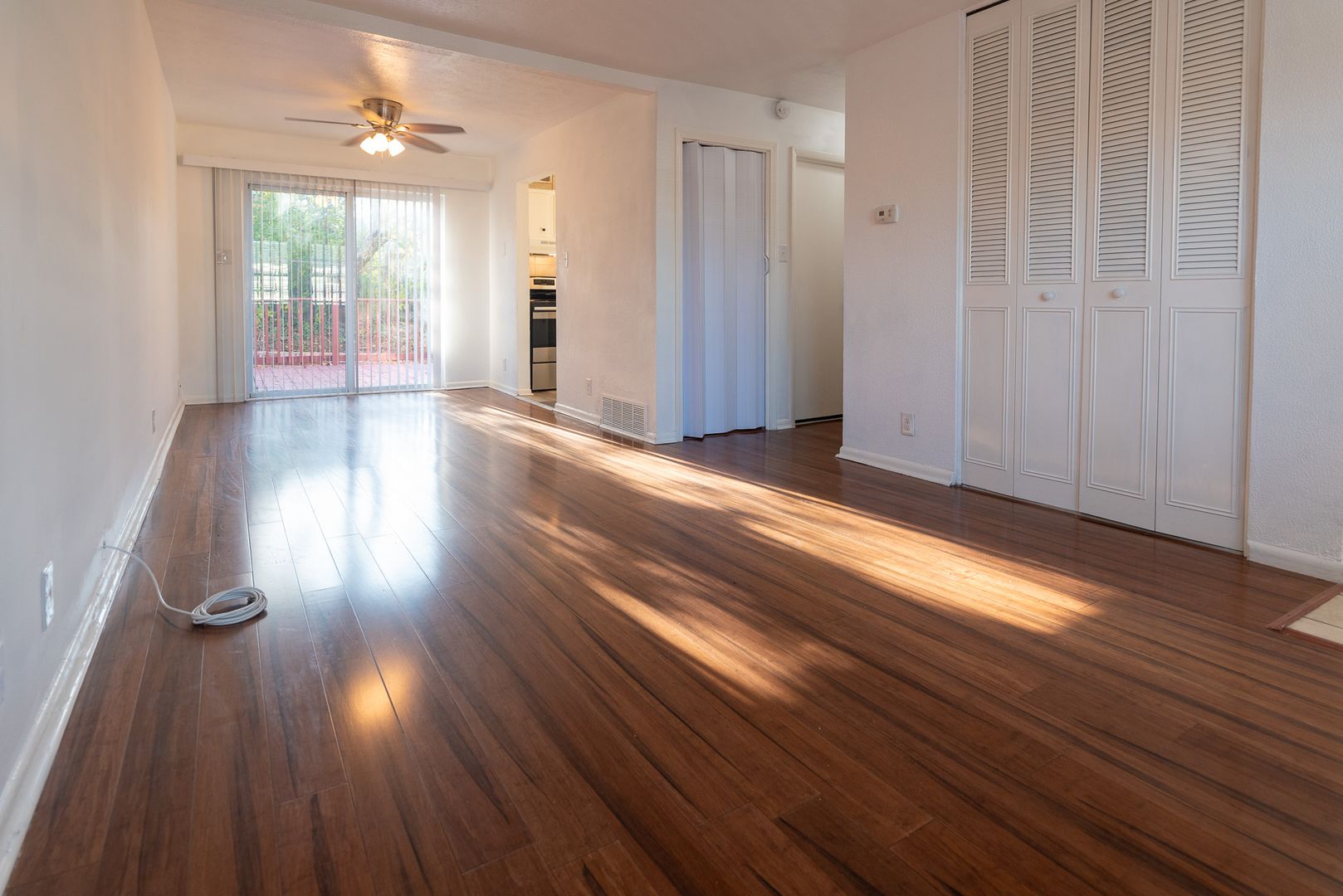 Louisville Apartment: 2906 Brinkey Way