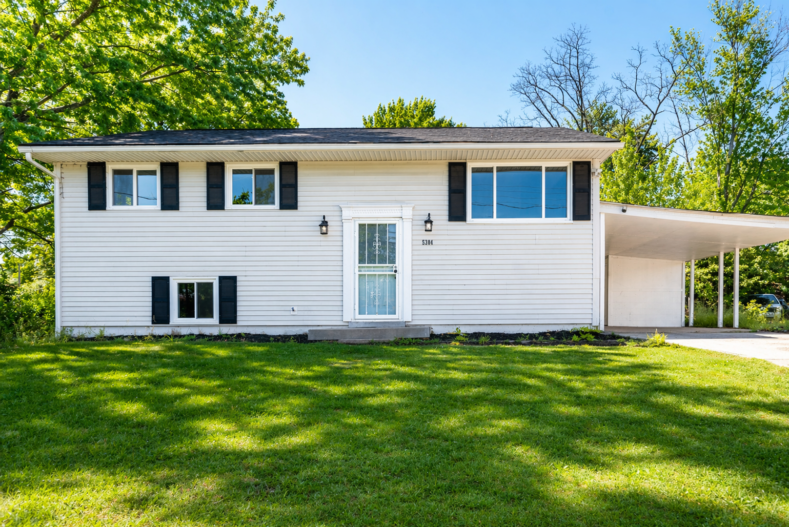 Louisville House: 5304 Robinwood Rd