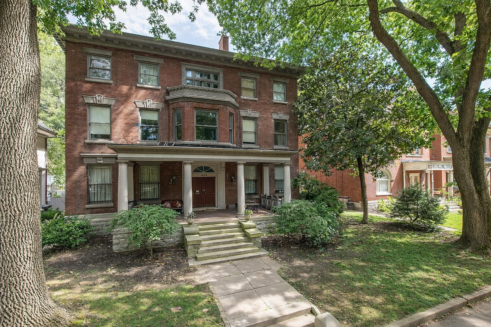 Louisville Apartment: 1459 Saint James Court