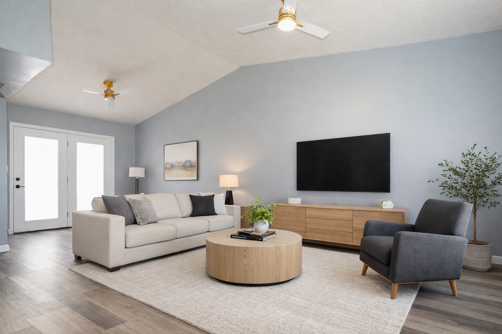 Louisville House: 8918 Elmcreek Dr