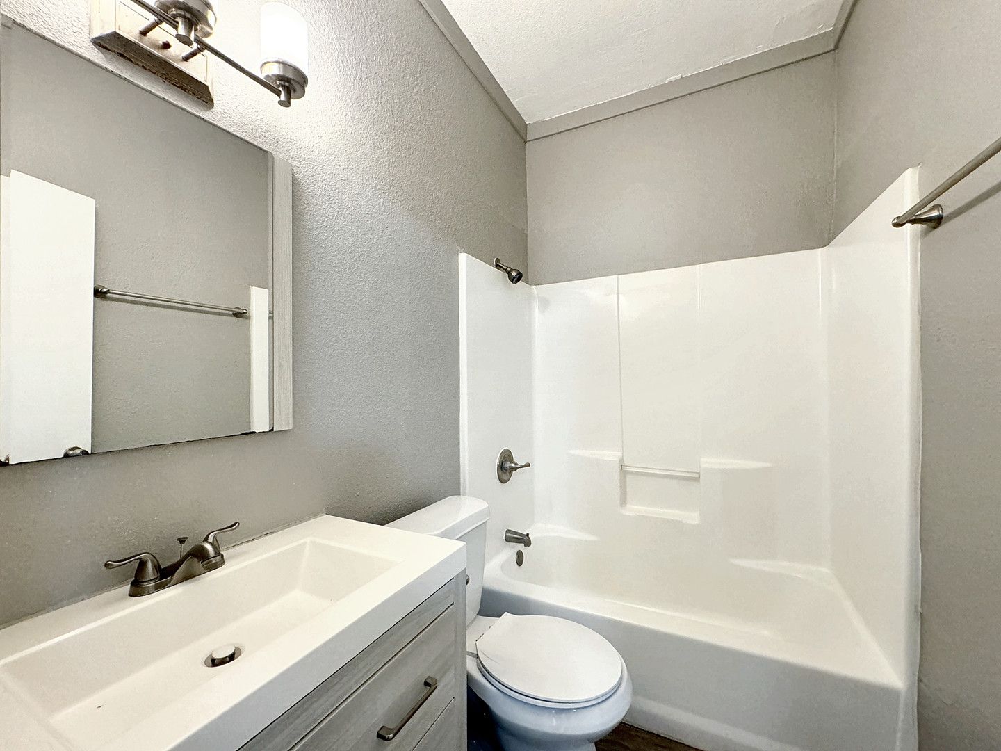 Charming One Bedroom Home In Prospect Hill 3 of 11