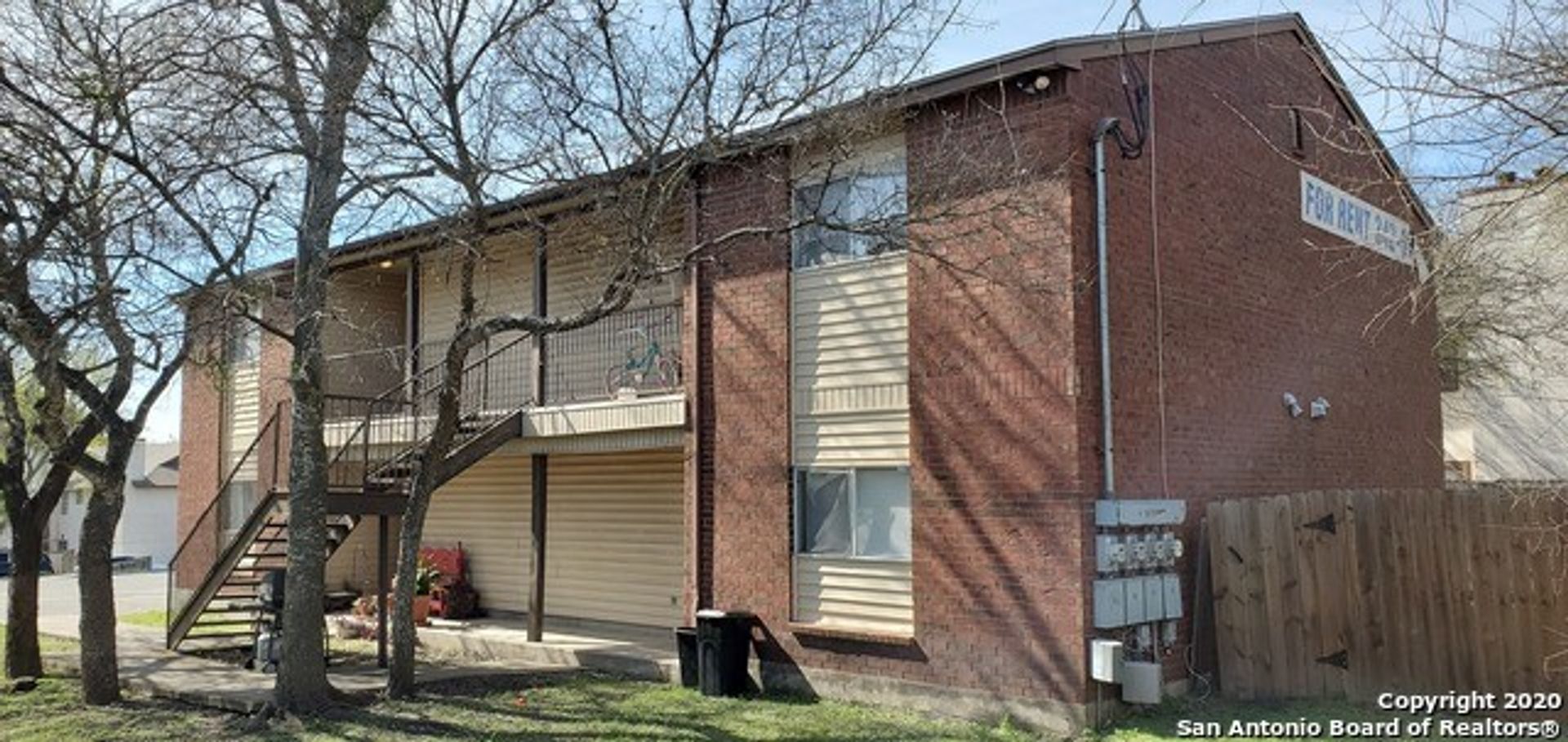 Universal City Apartment: 538 Dukeway Dr.