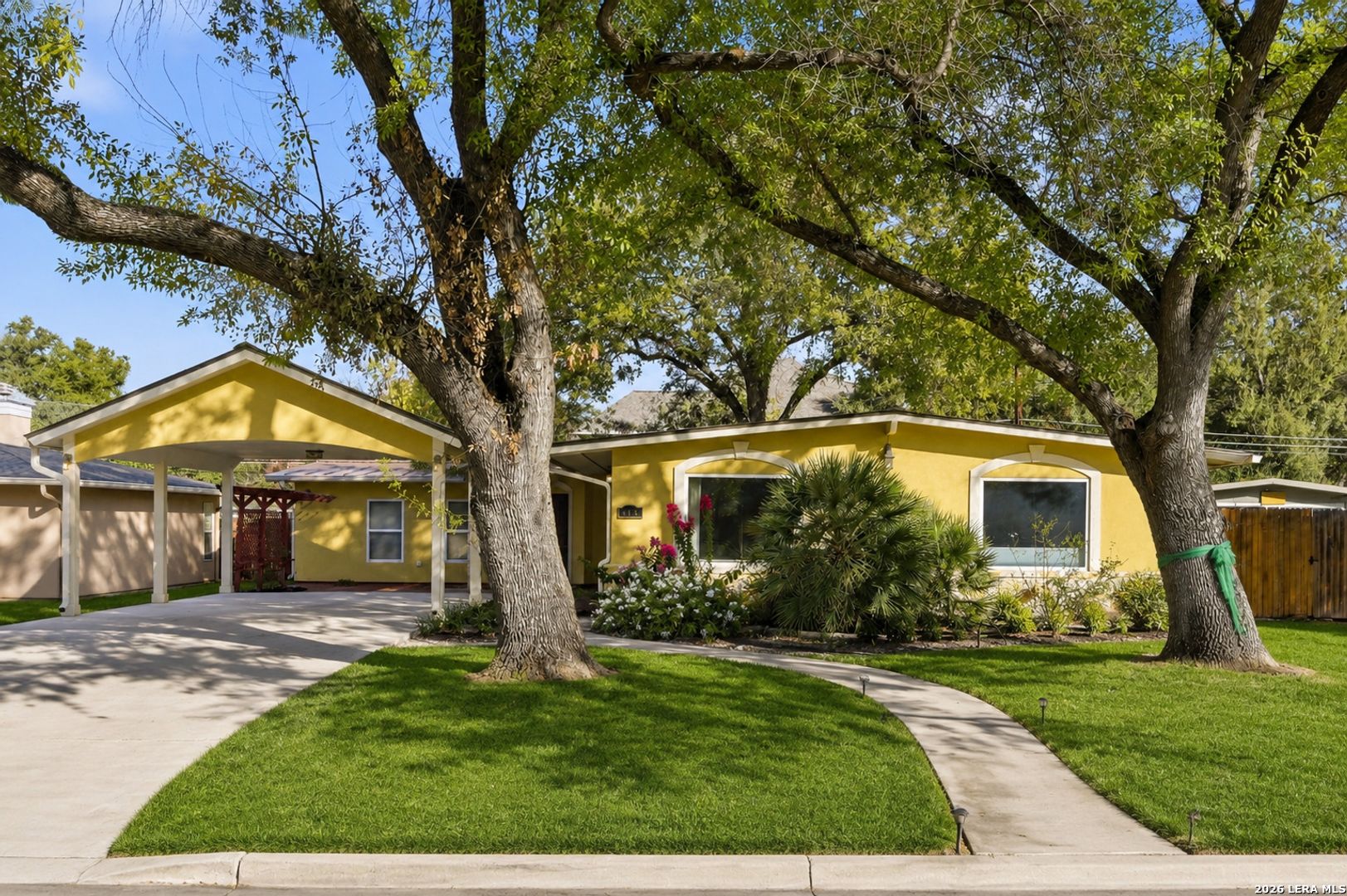 San Antonio House: 415 Calumet Pl.