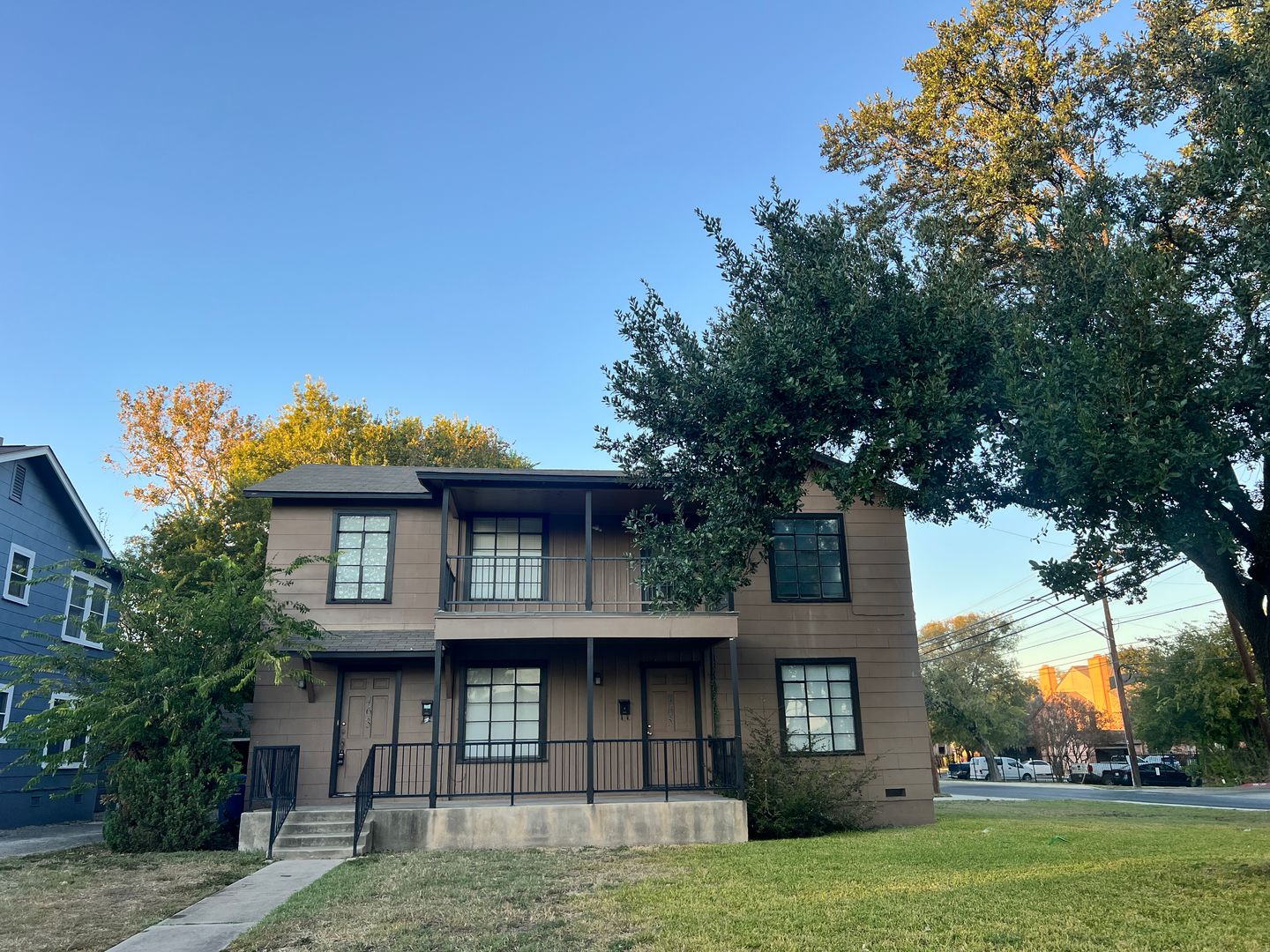 San Antonio Apartment: 463-465 Bryn Mawr Dr.