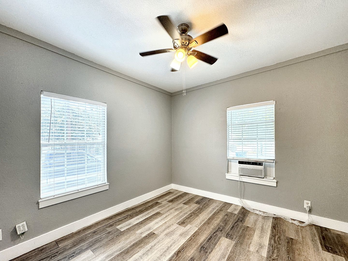 Charming One Bedroom Home In Prospect Hill 2 of 11