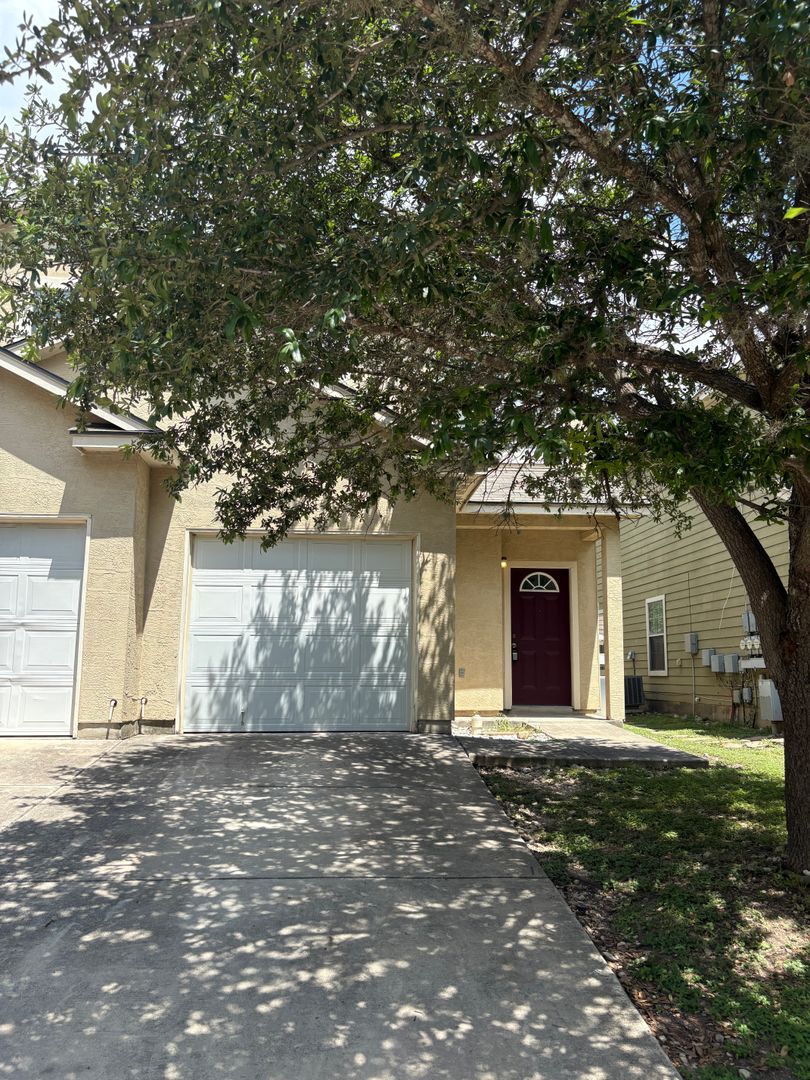San Antonio Townhome: 7811 Kingsbury Way #1