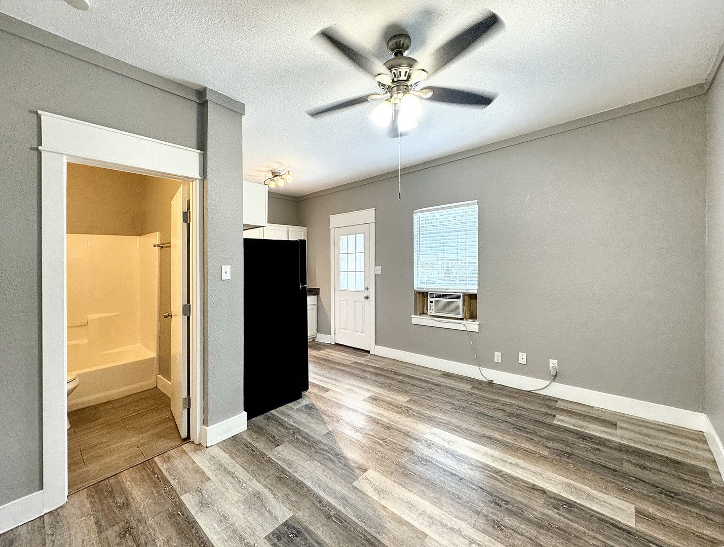 Charming One Bedroom Home In Prospect Hill 7 of 11