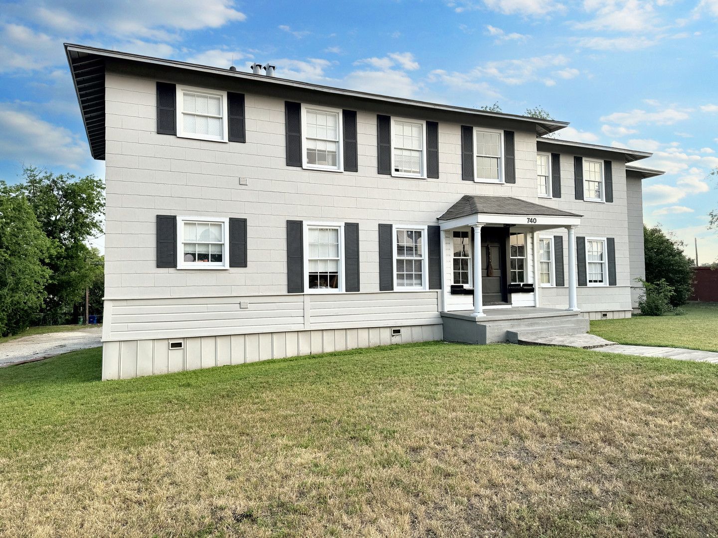 San Antonio Apartment: 740 Donaldson Ave.