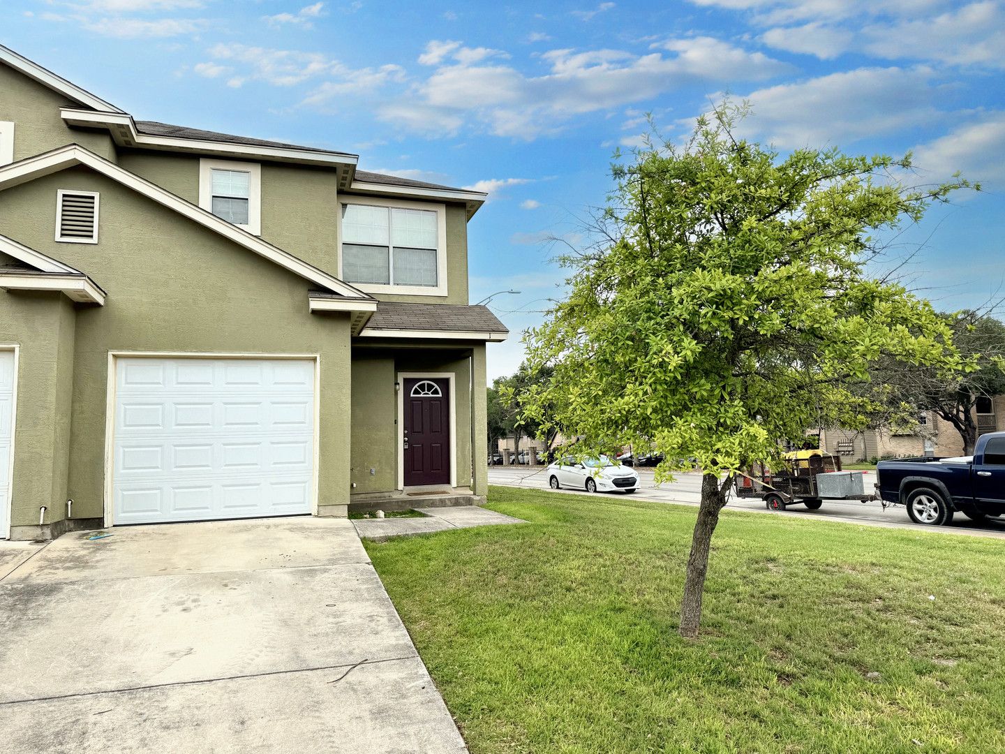 San Antonio Townhome: 7802 Kingsbury Wood #1