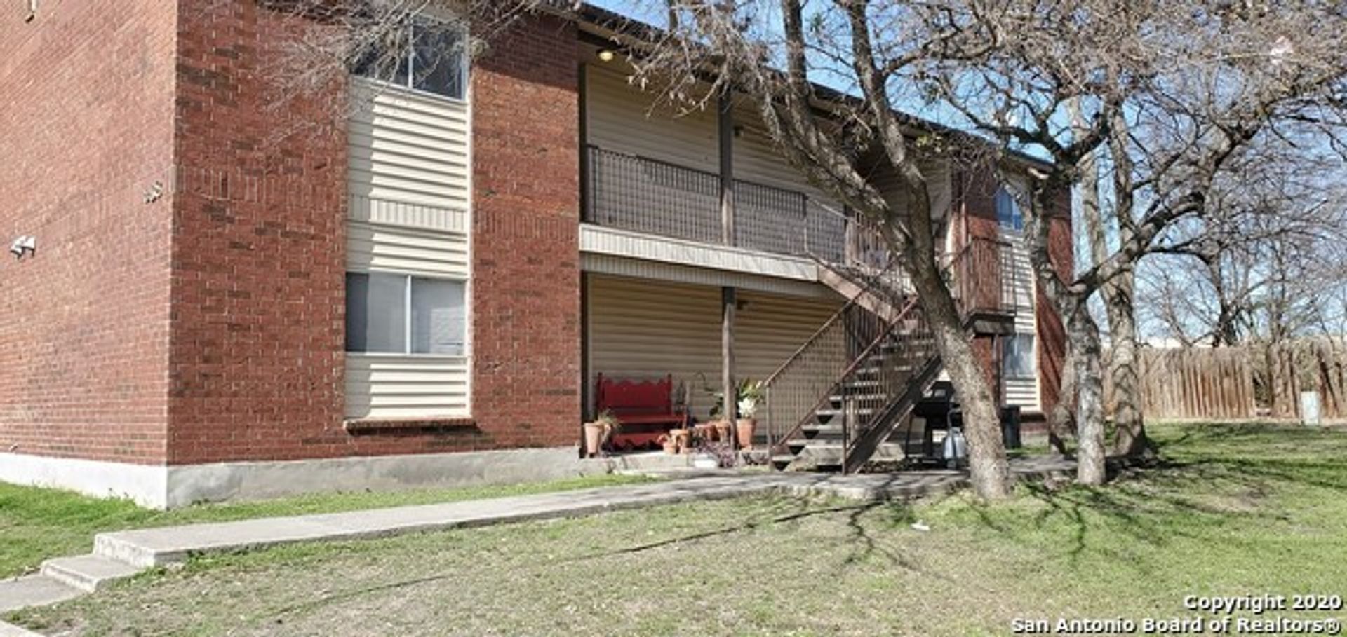 Universal City Apartment: 538 Dukeway Dr.