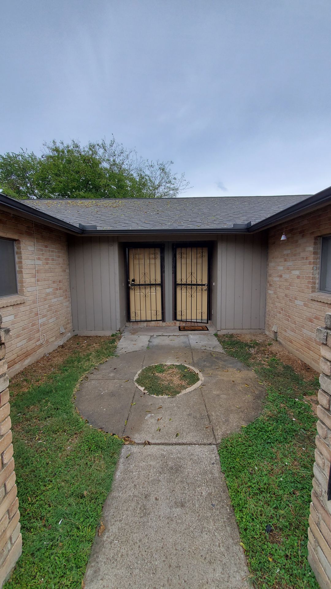 San Antonio Multiplex: 4704 Oakfield Way