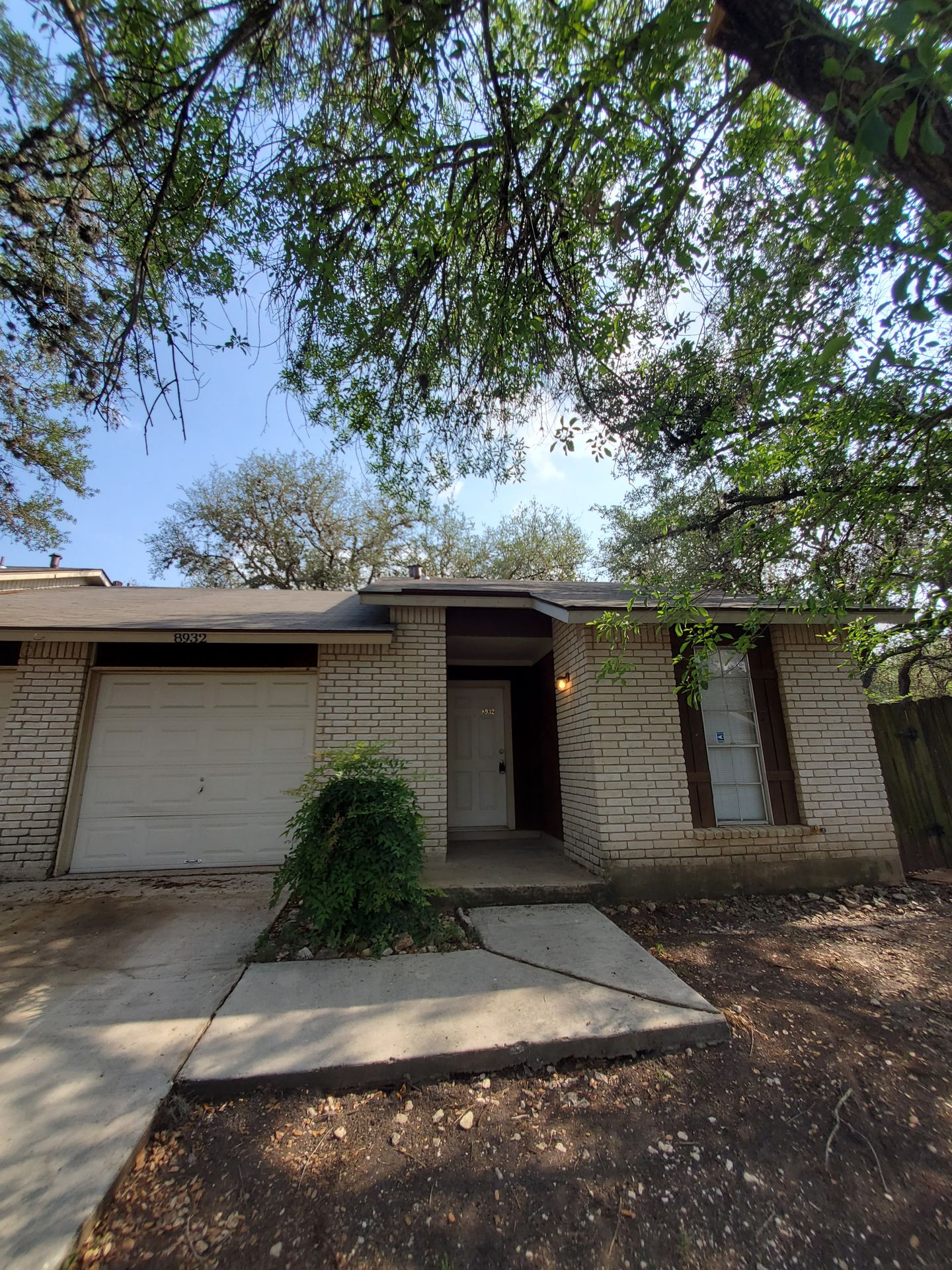 San Antonio Multiplex: 8932 Hambledon Dr